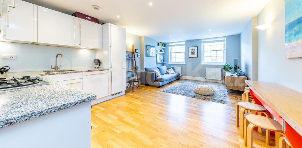 			STUNNING ONE BED IN CAMDEN!, 1 Bedroom, 1 bath, 1 reception Flat			 Kings Terrace, CAMDEN